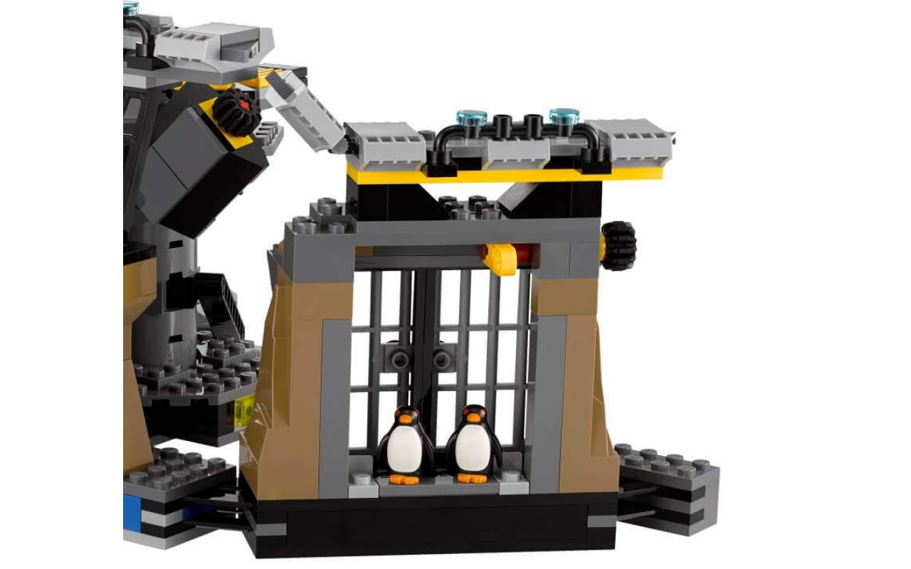 Конструктор аналог ЛЕГО (LEGO) Нападение на Бэтпещеру BATMAN MOVIE BELA 10636