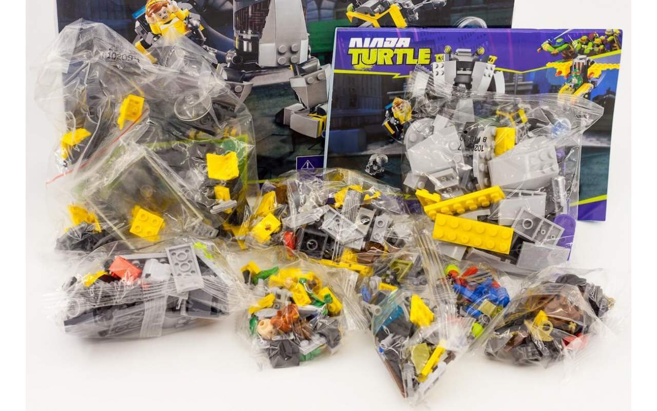 Конструктор аналог ЛЕГО (LEGO) Черепашки-ниндзя Нападение робота Бакстера NINJA TURTLE BELA 10209